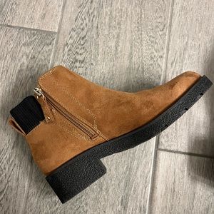 Dr. Scholl's Trix Women's Mid Shaft Boots